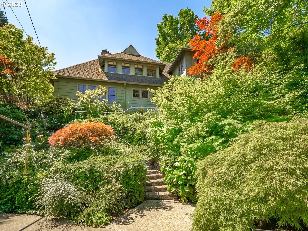 2896 Northwest Westover Road Portland, OR 97210 - Photo 2 of 34 Gallery Image 2