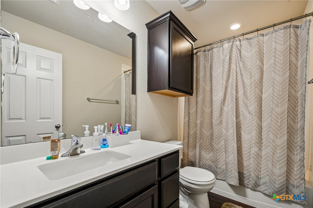 204 Bainbridge Road Temple, TX 76502 - Photo 38 of 43 Bathroom