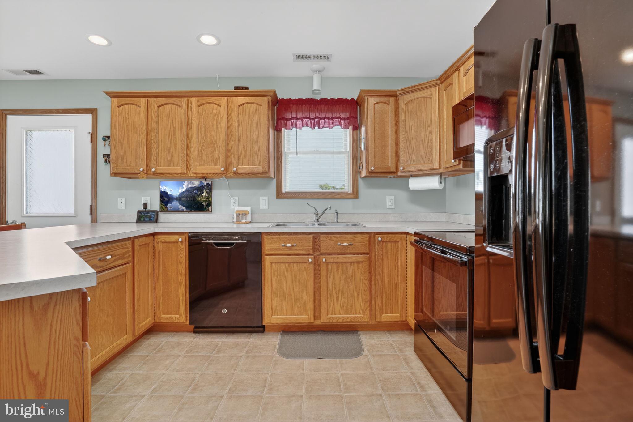 3220 Ridge Road Chincoteague Island, VA 23336 - Photo 12 of 46