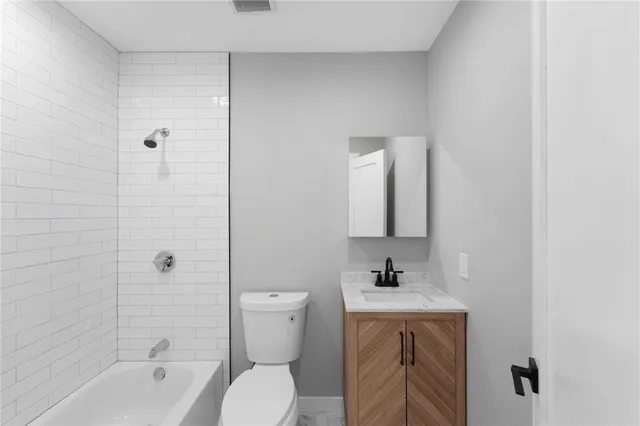 $1,600 | 735 Broadway, Unit 2R, Pawtucket, RI 02861