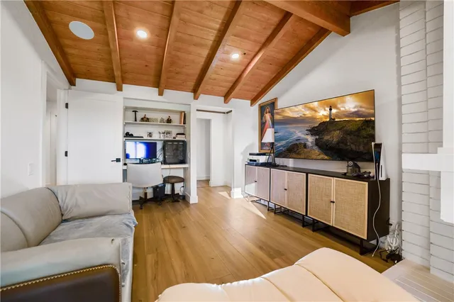 $2,999,000 | 11 Jetty Drive, Corona del Mar, CA 92625