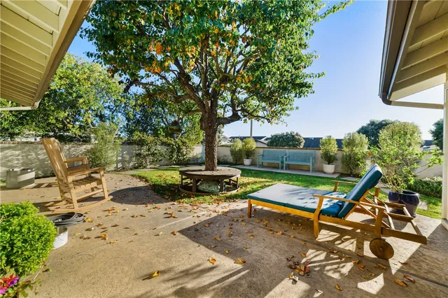 $2,999,000 | 11 Jetty Drive, Corona del Mar, CA 92625