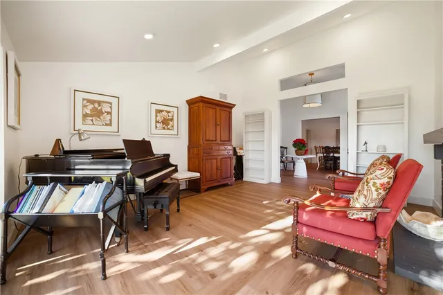 $2,999,000 | 11 Jetty Drive, Corona del Mar, CA 92625