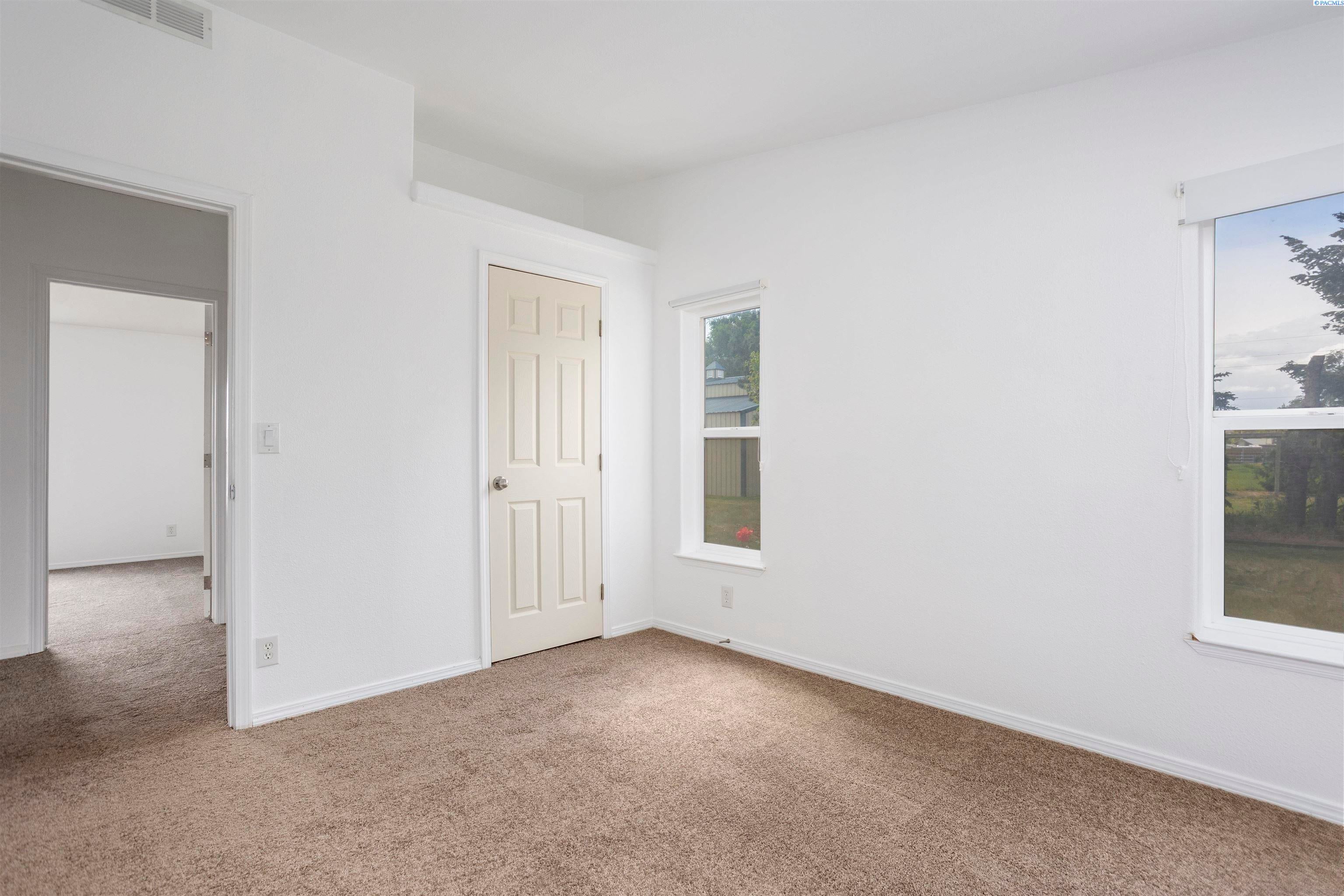 34507 South Finley Road Kennewick, WA 99337 - Photo 20 of 50 Gallery Image 20