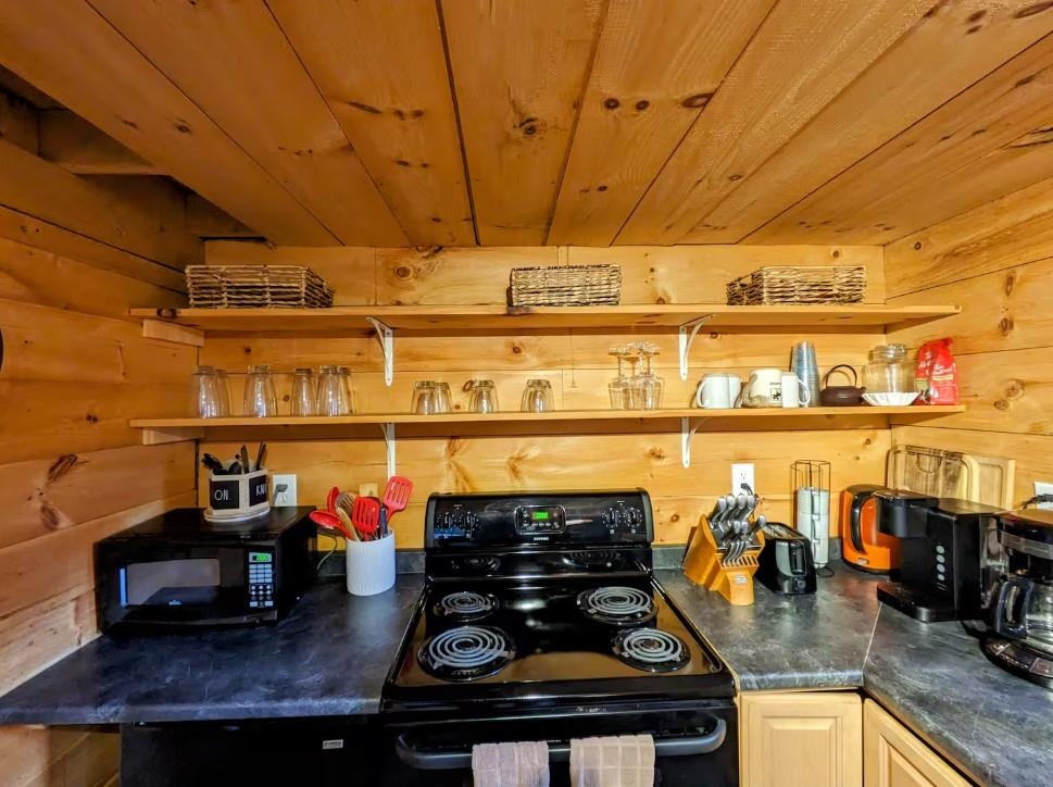 108 Tyler Way Bath, NH 03740 - Photo 14 of 24