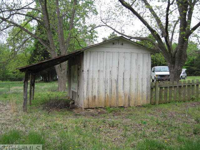 1644 Estes Ruffin, NC 27326 - Photo 4 of 11 Stable/Barn.