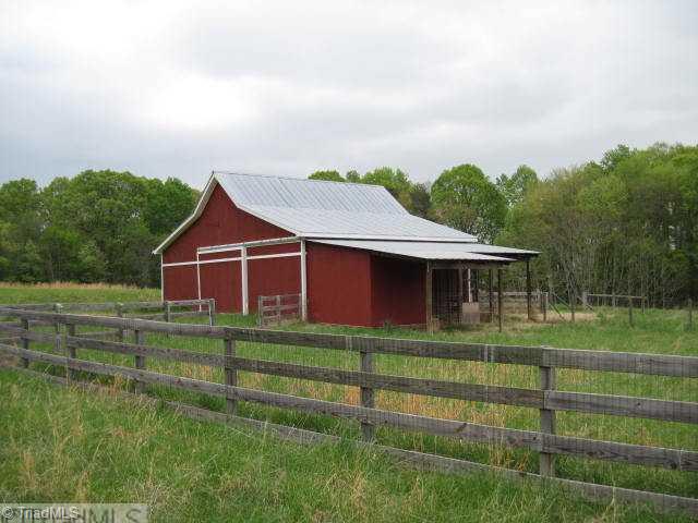 1644 Estes Ruffin, NC 27326 - Photo 6 of 11 Stable/Barn.