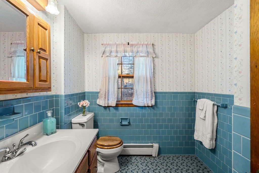 238 Fox Hill Road Burlington, MA 01803 - Photo 18 of 41 Gallery Image 18