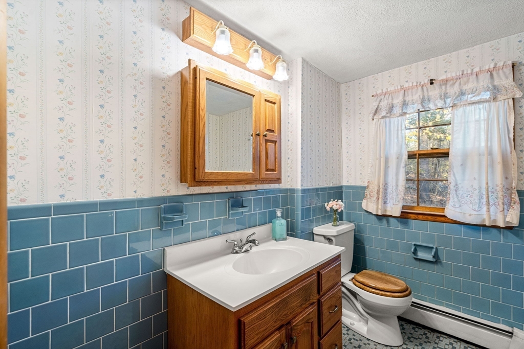 238 Fox Hill Road Burlington, MA 01803 - Photo 19 of 41 Gallery Image 19