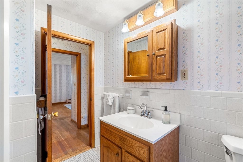 238 Fox Hill Road Burlington, MA 01803 - Photo 30 of 41 Gallery Image 30