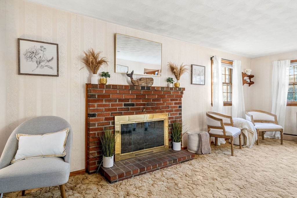 238 Fox Hill Road Burlington, MA 01803 - Photo 8 of 41 Gallery Image 8