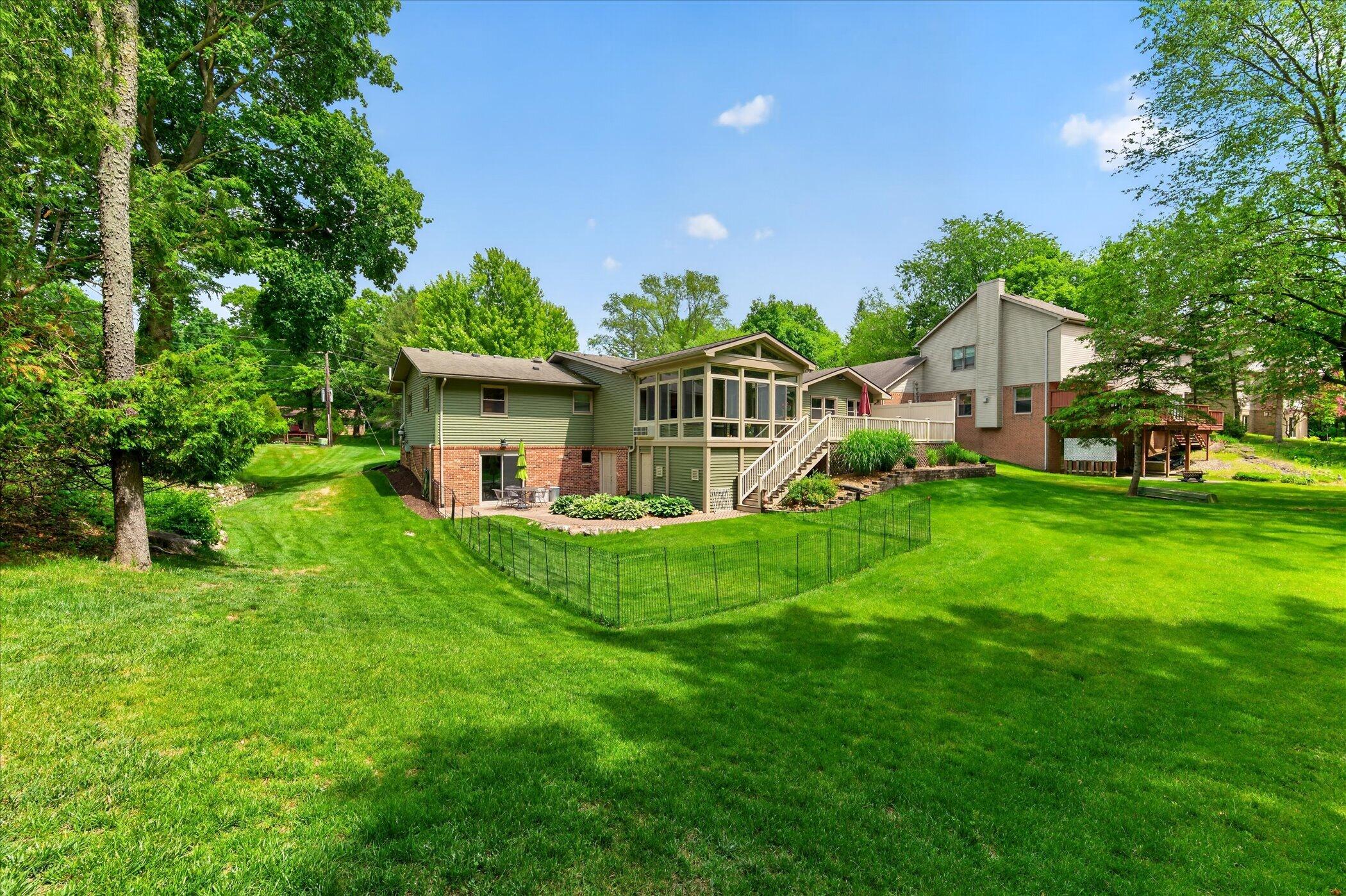 2801 North Tipsico Lake Road Hartland, MI 48353 - Photo 54 of 77 54-2801-N-Tipsico-Lake-Rd-WindowStill