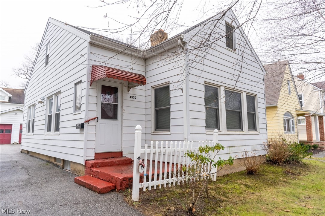 4350 Prasse Road Cleveland, OH 44121 - Photo 1 of 26