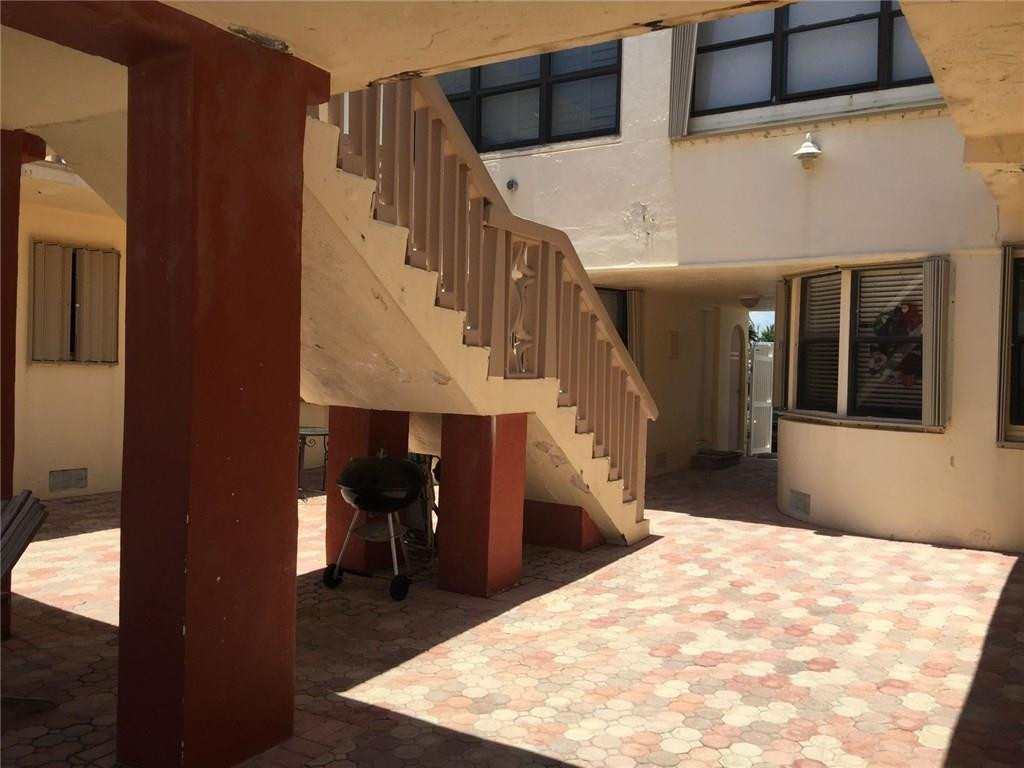 1910 North Surf Road, Unit 1 Hollywood, FL 33019 - Photo 4 of 13 Photo 4