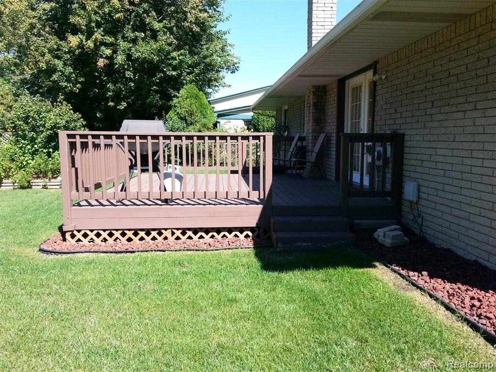 19032 Stonewood Road Riverview, MI 48193 - Photo 23 of 27 2013-09-14 12.20.36.jpg