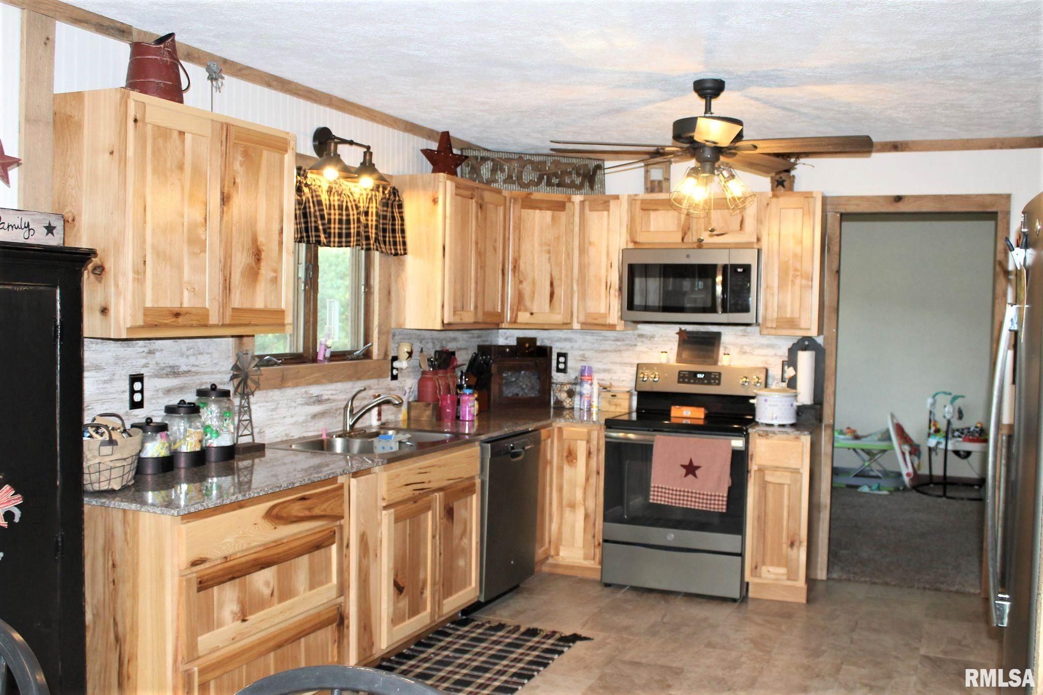 11065 Yellow Banks Road Benton, IL 62812 - Photo 18 of 46 Gallery Image 18
