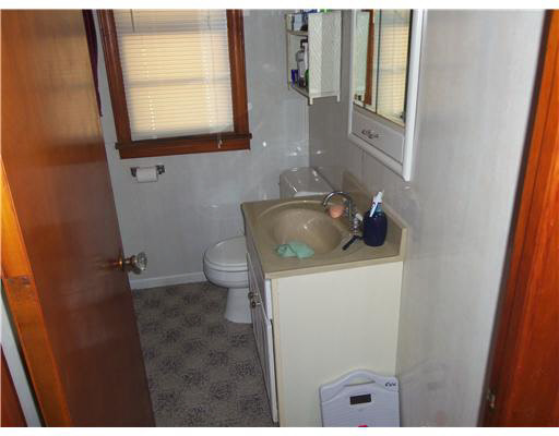 52261 Portage Road South Bend, IN 46628 - Photo 8 of 17 Gallery Image 8
