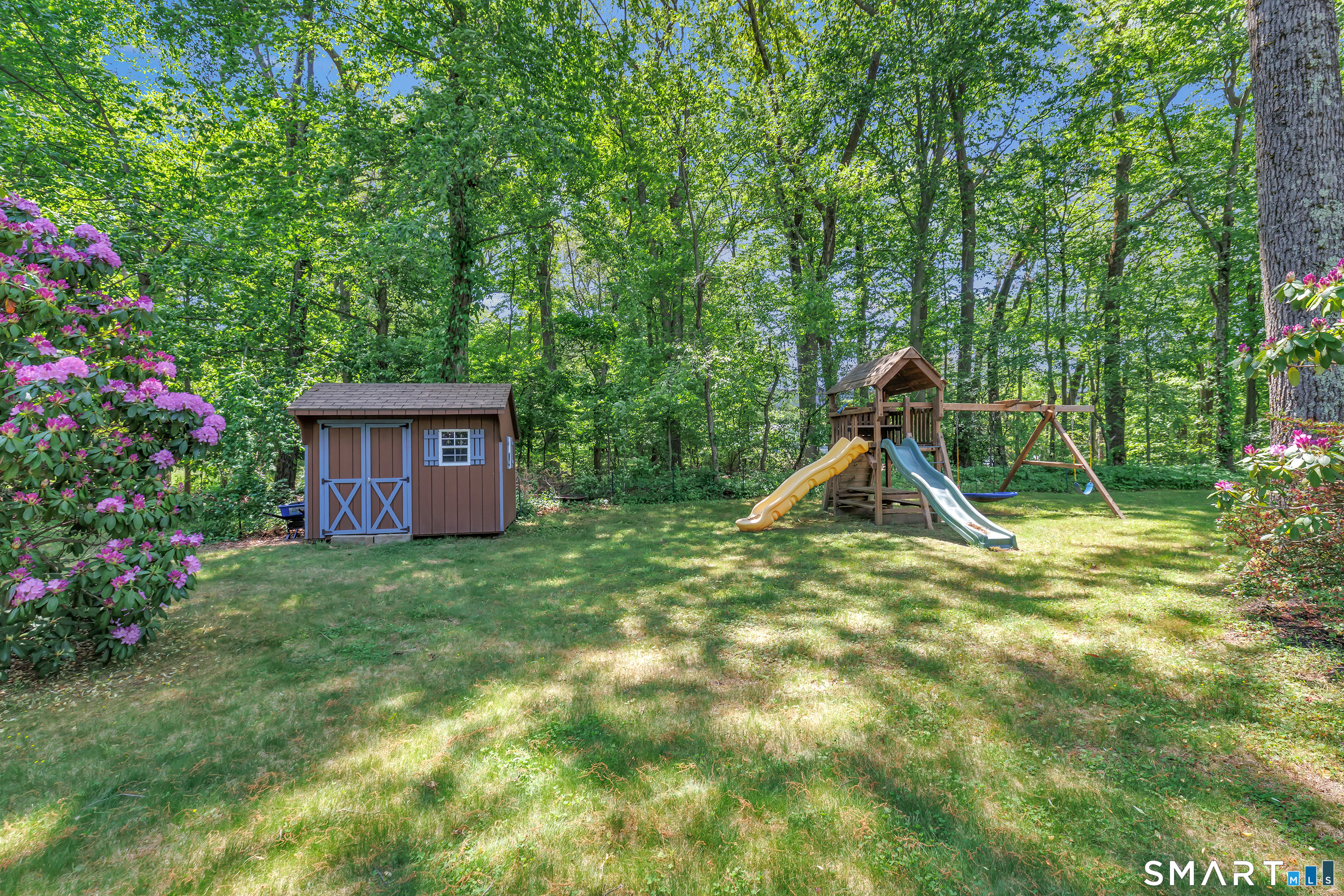 76 Greenbrier Road Trumbull, CT 06611 - Photo 33 of 38