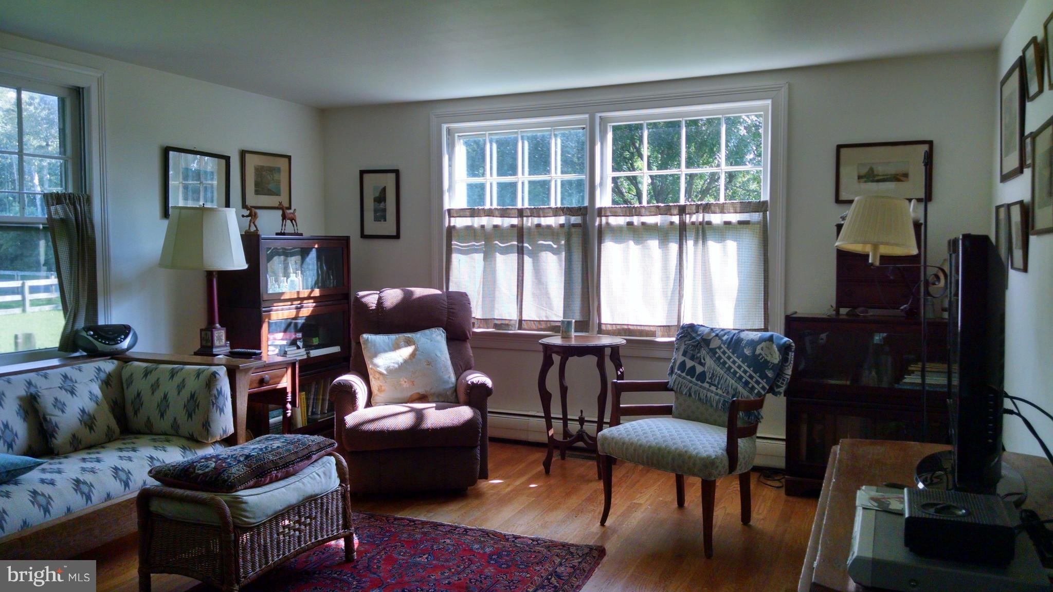 5911 Newton Road Preston, MD 21655 - Photo 5 of 30 Family Room with lots of natural light