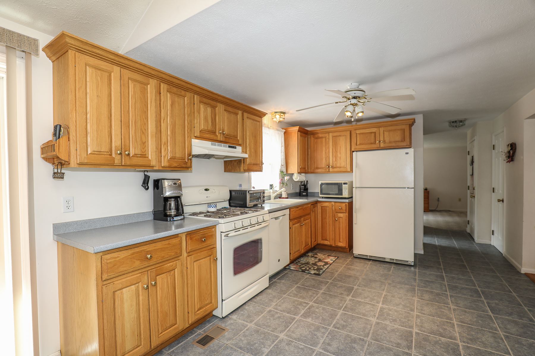 78 Wason Road Hudson, NH 03051 - Photo 6 of 27