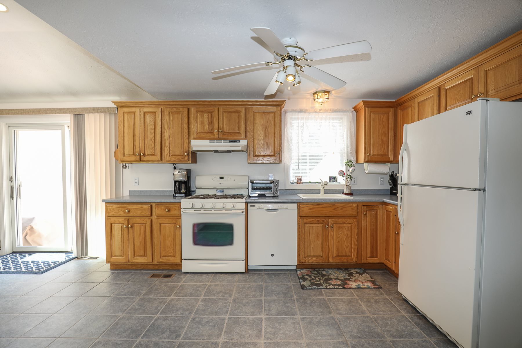 78 Wason Road Hudson, NH 03051 - Photo 7 of 27