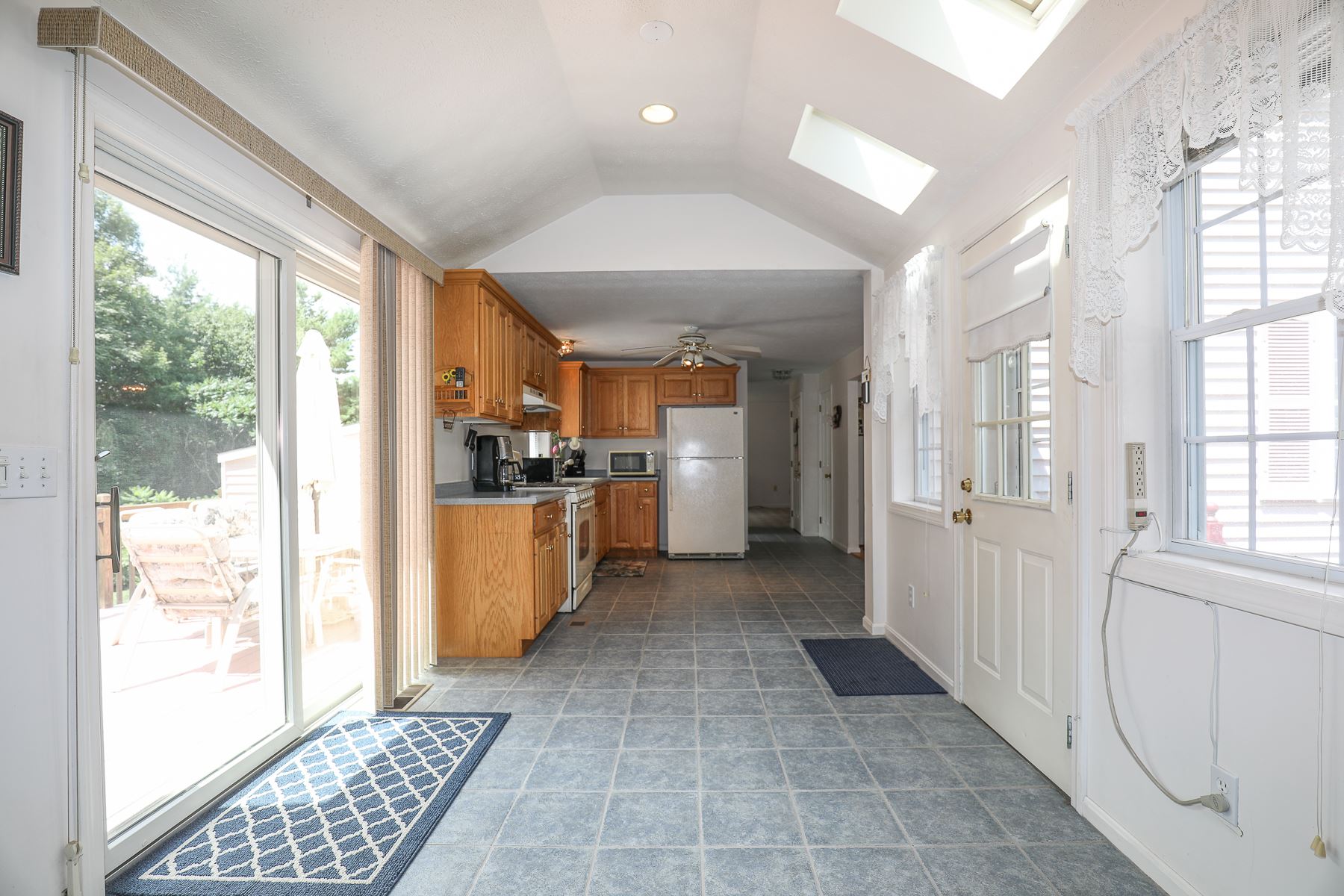 78 Wason Road Hudson, NH 03051 - Photo 8 of 27