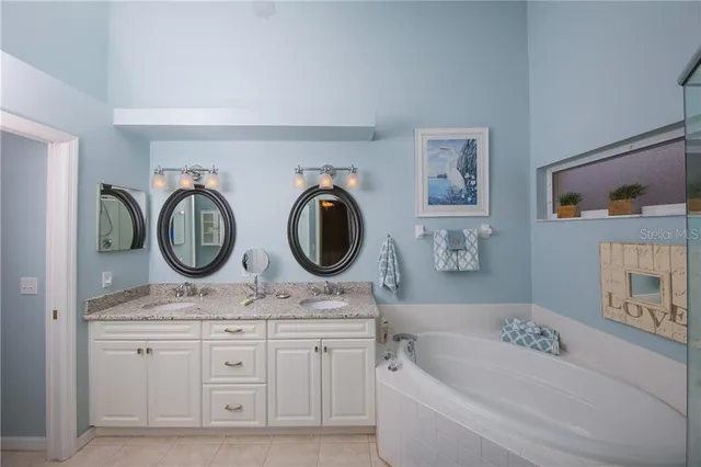 $4,140 | 5330 Hyland Hills Avenue, Unit 2321, Sarasota, FL 34241