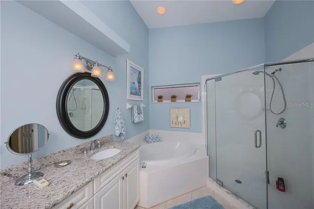 $4,140 | 5330 Hyland Hills Avenue, Unit 2321, Sarasota, FL 34241