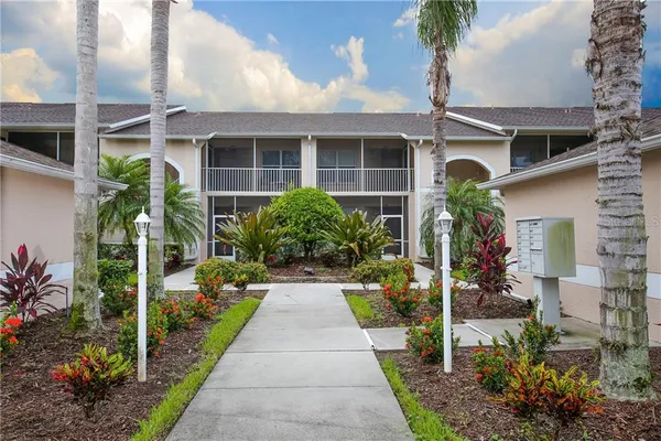 $4,140 | 5330 Hyland Hills Avenue, Unit 2321, Sarasota, FL 34241