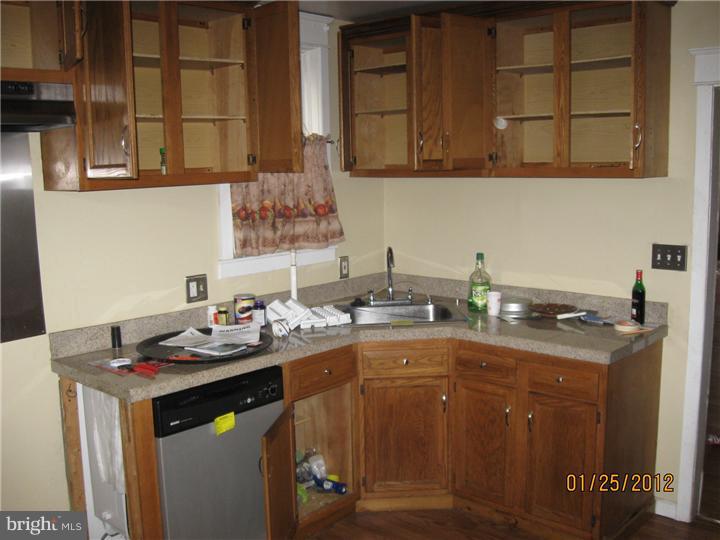 218 Wiltshire Road Upper Darby, PA 19082 - Photo 2 of 6