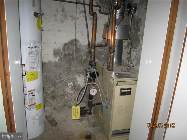 218 Wiltshire Road Upper Darby, PA 19082 - Photo 4 of 6