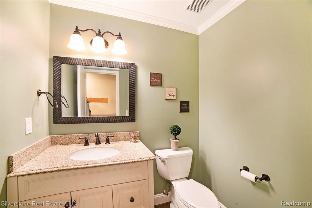 798 Grovecrest Rochester Hills, MI 48307 - Photo 25 of 49
