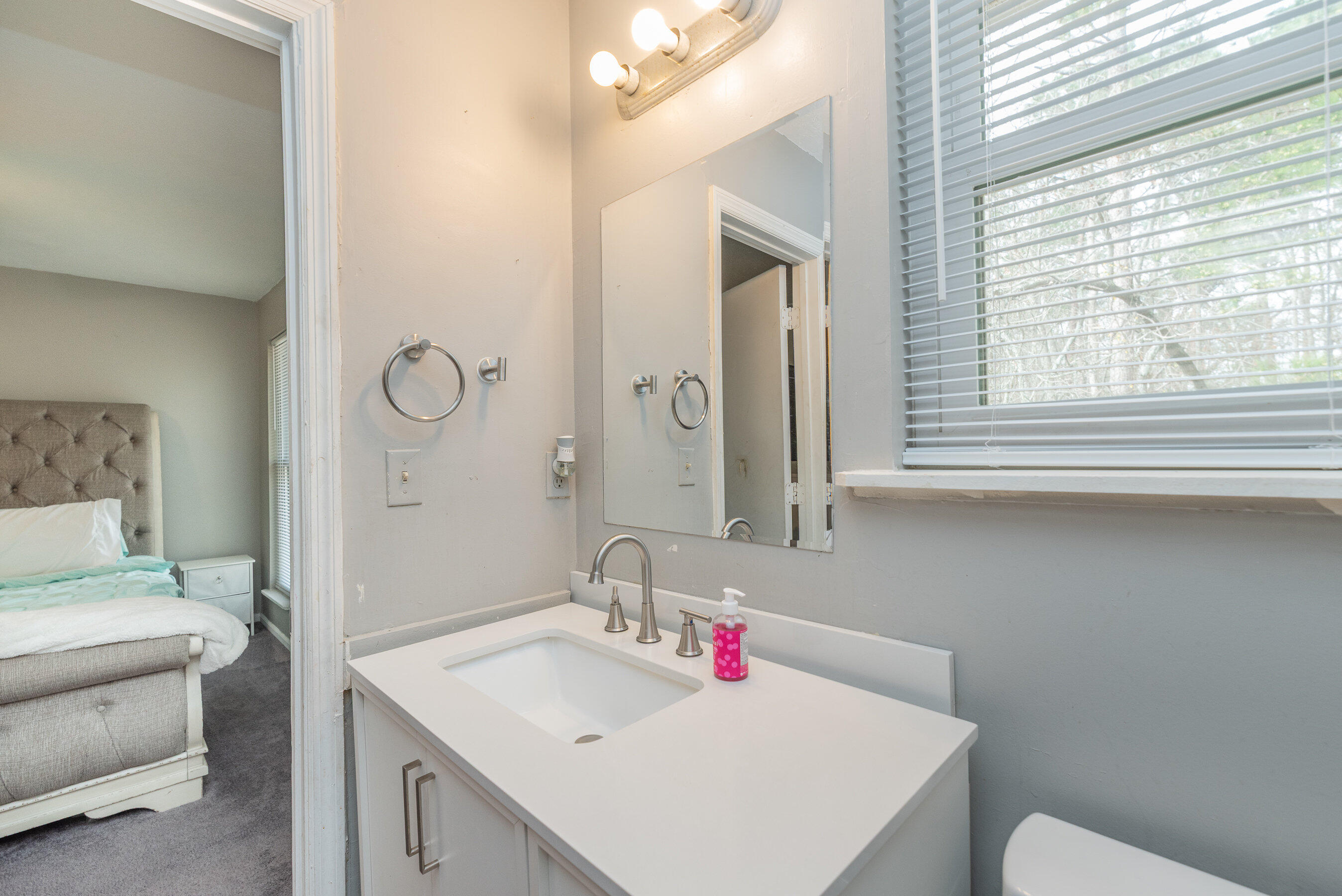2307 Rutherford Avenue Augusta, GA 30906 - Photo 10 of 11 Bathroom