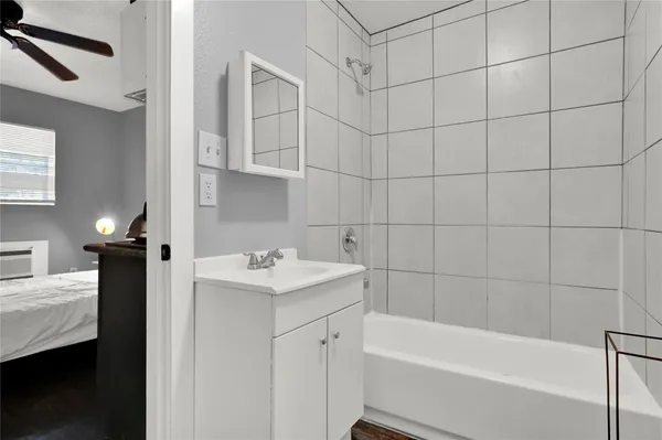 $799 | 3714 Dabney Street, Unit 4, Houston, TX 77026
