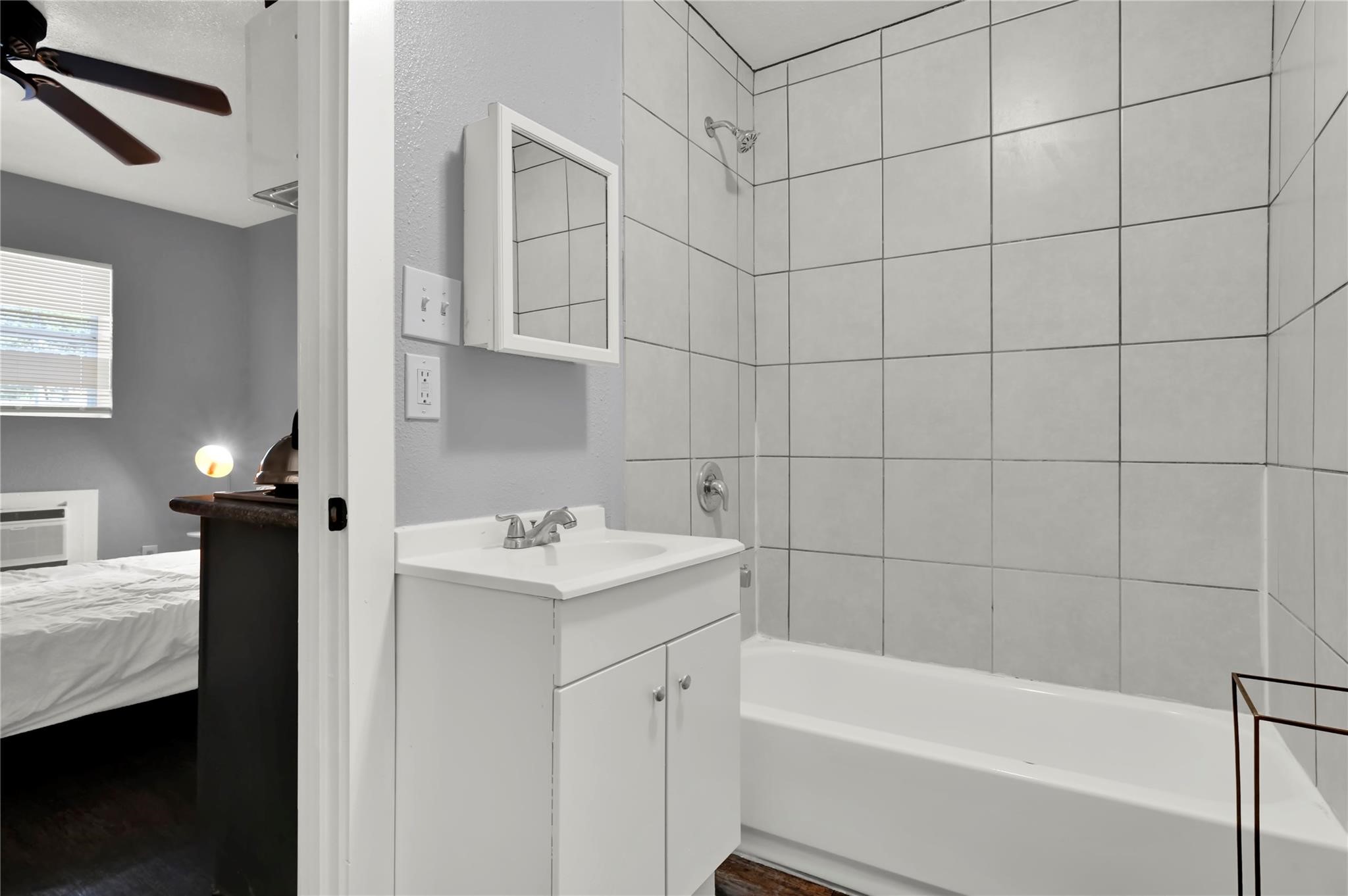 3714 Dabney Street, Unit 4 Houston, TX 77026 - Photo 5 of 10