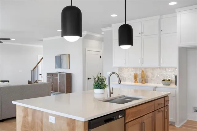 $682,175 | 1516 Northwest 106th Street, Kansas City, MO 64155