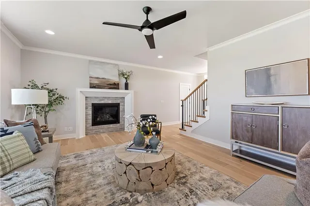 $682,175 | 1516 Northwest 106th Street, Kansas City, MO 64155