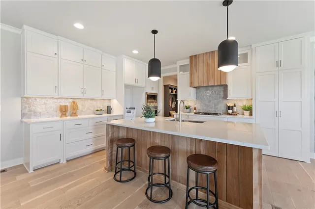 $682,175 | 1516 Northwest 106th Street, Kansas City, MO 64155