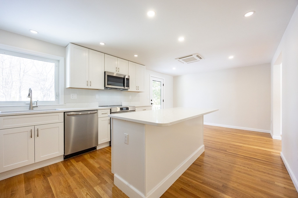 14 Bradford Road Hamilton, MA 01982 - Photo 14 of 42