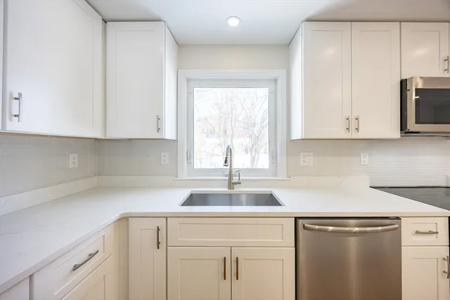 $769,900 | 14 Bradford Road, Hamilton, MA 01982