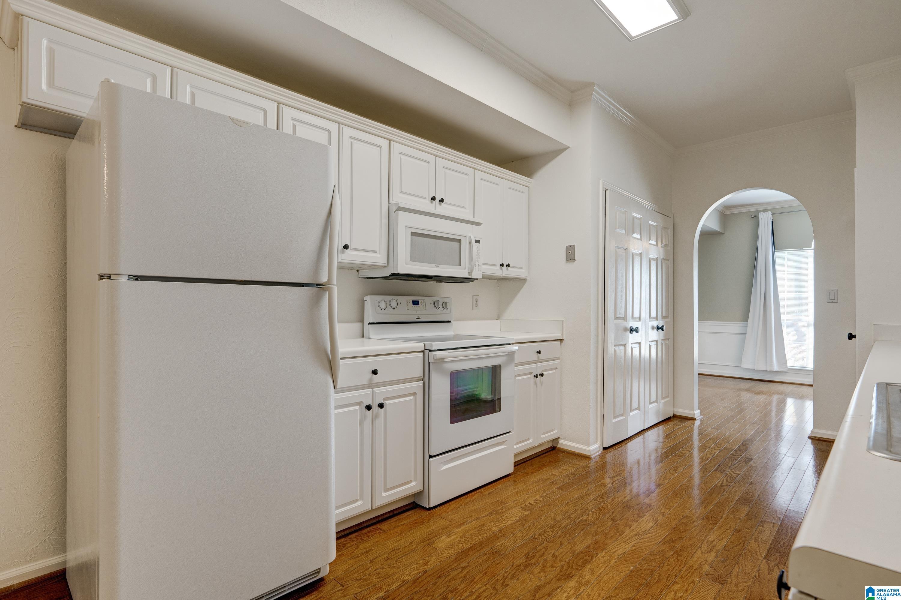 406 Cambrian Ridge Trail Pelham, AL 35124 - Photo 8 of 31 Gallery Image 8
