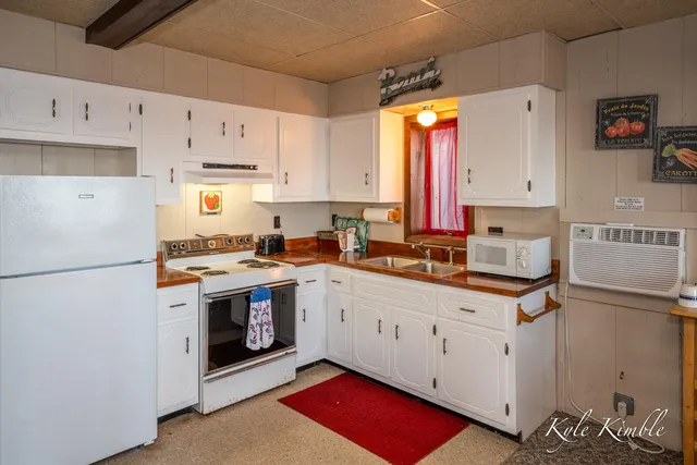 $1,300,000 | 104 West Houghton Lake Drive, Prudenville, MI 48651