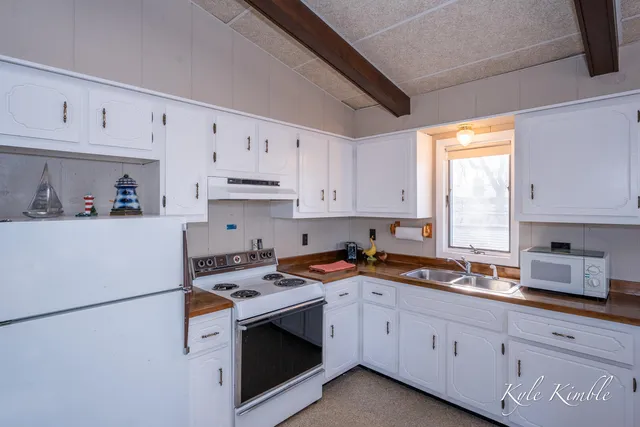 $1,300,000 | 104 West Houghton Lake Drive, Prudenville, MI 48651