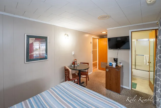 $1,300,000 | 104 West Houghton Lake Drive, Prudenville, MI 48651