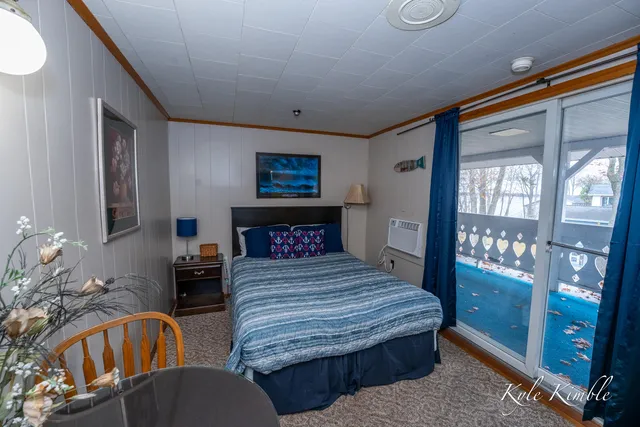 $1,300,000 | 104 West Houghton Lake Drive, Prudenville, MI 48651