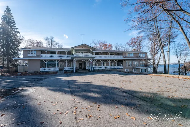 $1,300,000 | 104 West Houghton Lake Drive, Prudenville, MI 48651