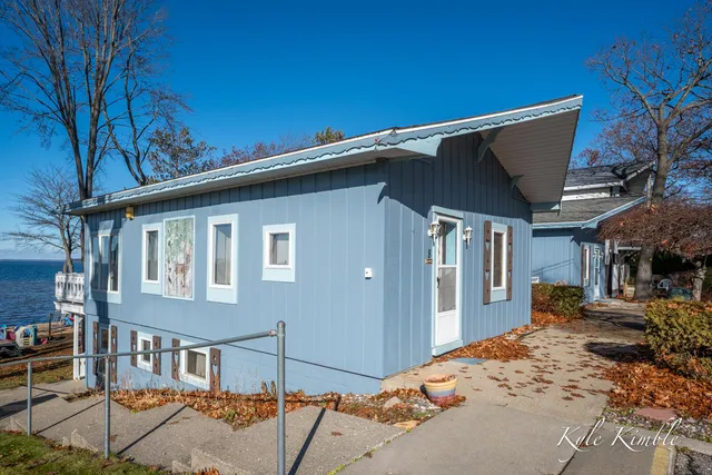 $1,300,000 | 104 West Houghton Lake Drive, Prudenville, MI 48651