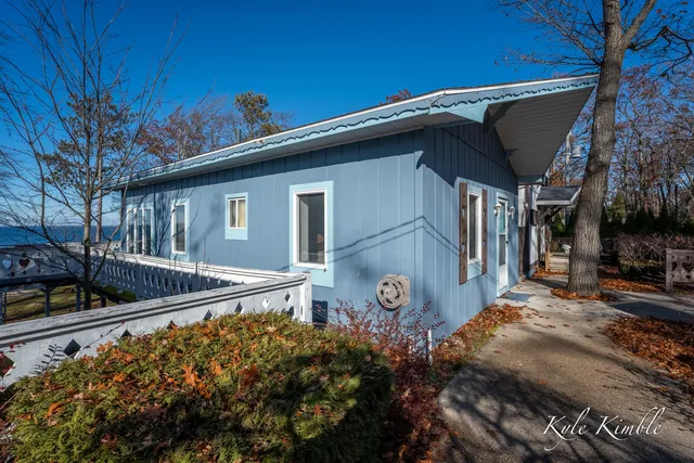 $1,300,000 | 104 West Houghton Lake Drive, Prudenville, MI 48651