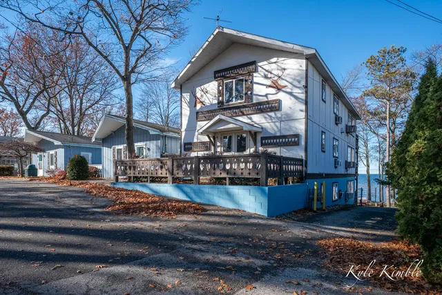 $1,300,000 | 104 West Houghton Lake Drive, Prudenville, MI 48651