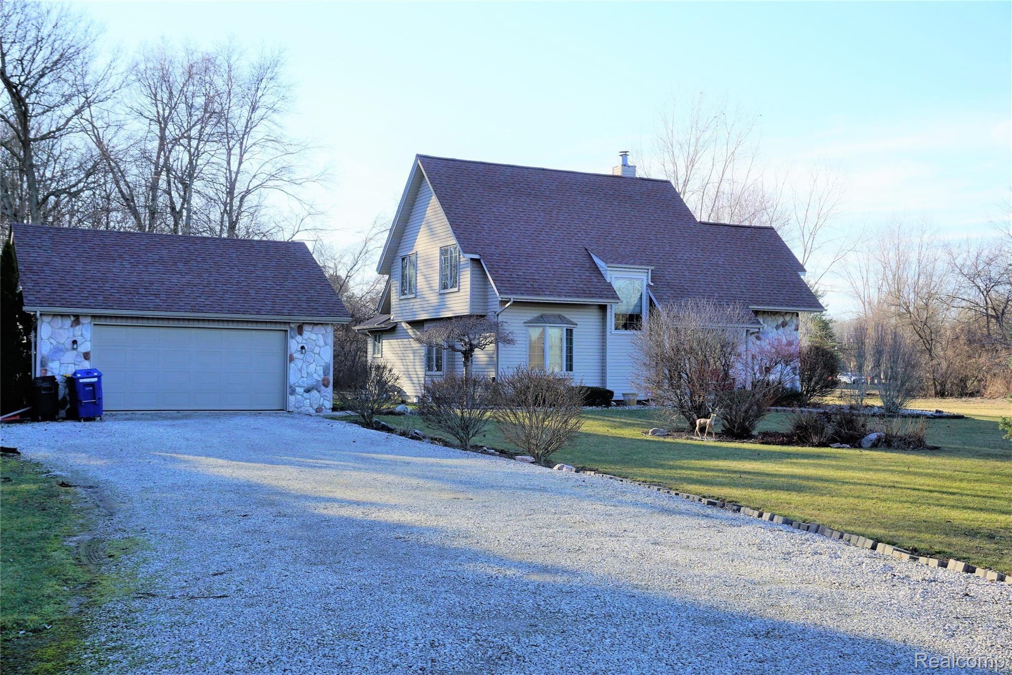 26100 Romine Road New Boston, MI 48164 - Photo 3 of 46 DSC02190 (1).JPG